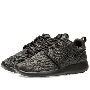 Nike Roshe One DMB Black Specialty Shoe Women’s Size 9
